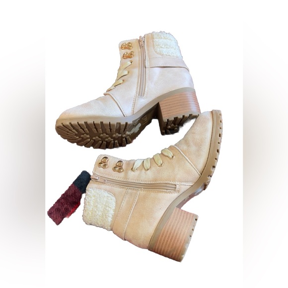 Mia Kids / leather Girl's Boots , In Great Condition - Picture 5 of 7